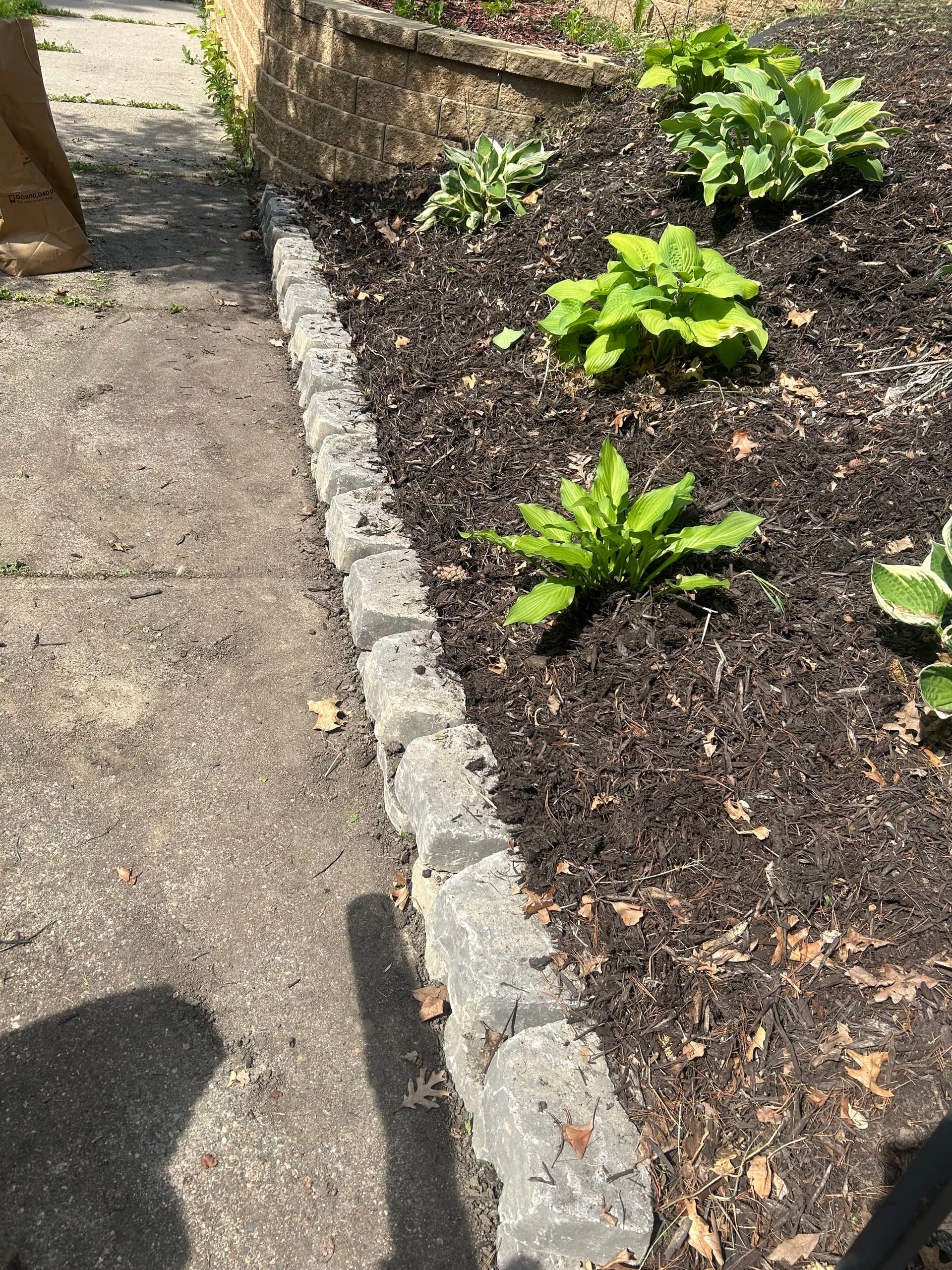 Gallery photos for Two-Brick Border and Fresh Mulch Give This Bed a Clean Edge: Image #1
