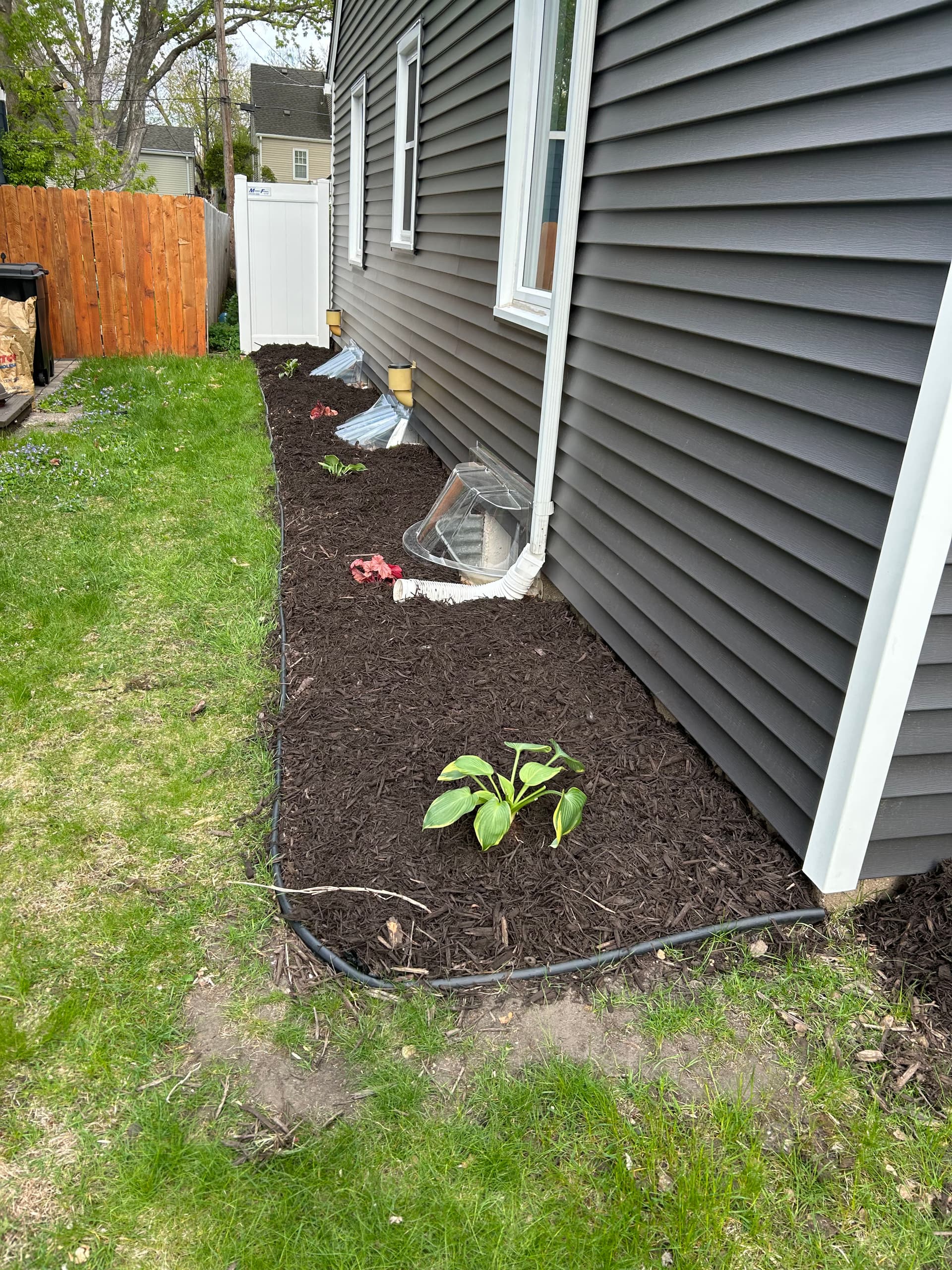 Gallery photos for Fresh Mulch and Clean Beds Make a Real Difference: Image #1