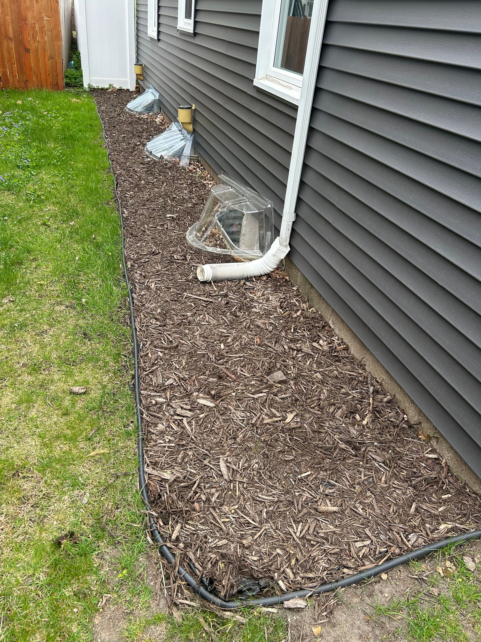Gallery photos for Fresh Mulch and Clean Beds Make a Real Difference: Image #5