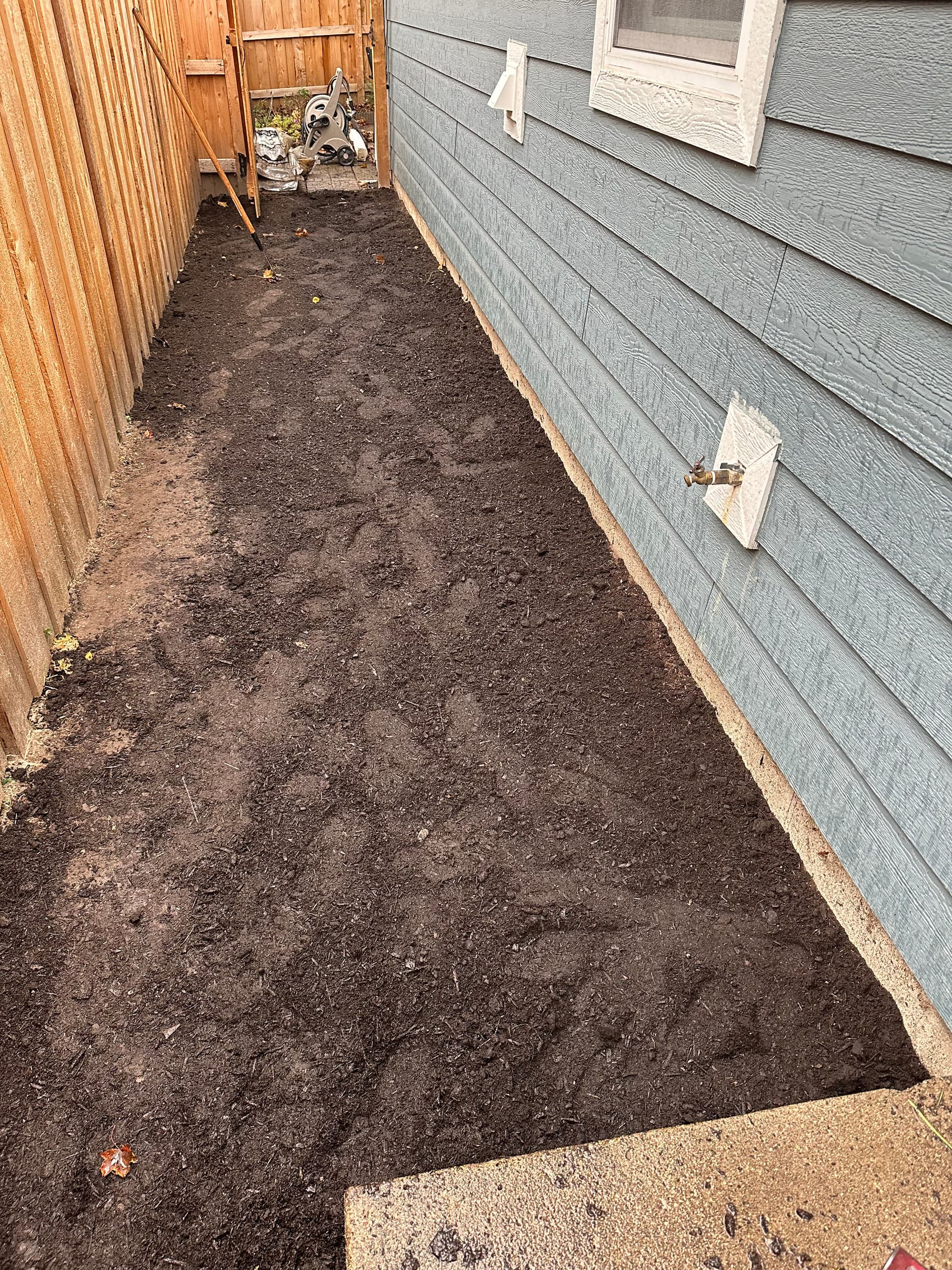 Gallery photos for Transforming a Weedy Side Yard into a Beautiful Stone Pathway: Image #4